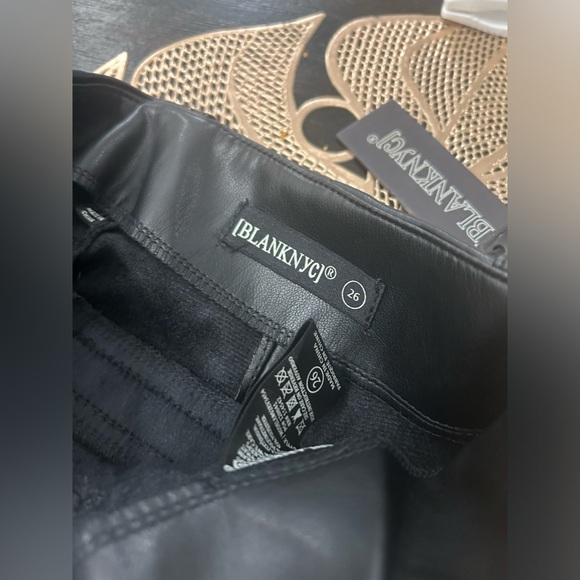 BLANKNYC] Womens Baxter Vegan Leather Cargo Pant Size 26 - Picture 7 of 7